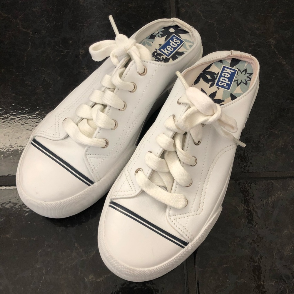 LIKE-NEW white KEDS